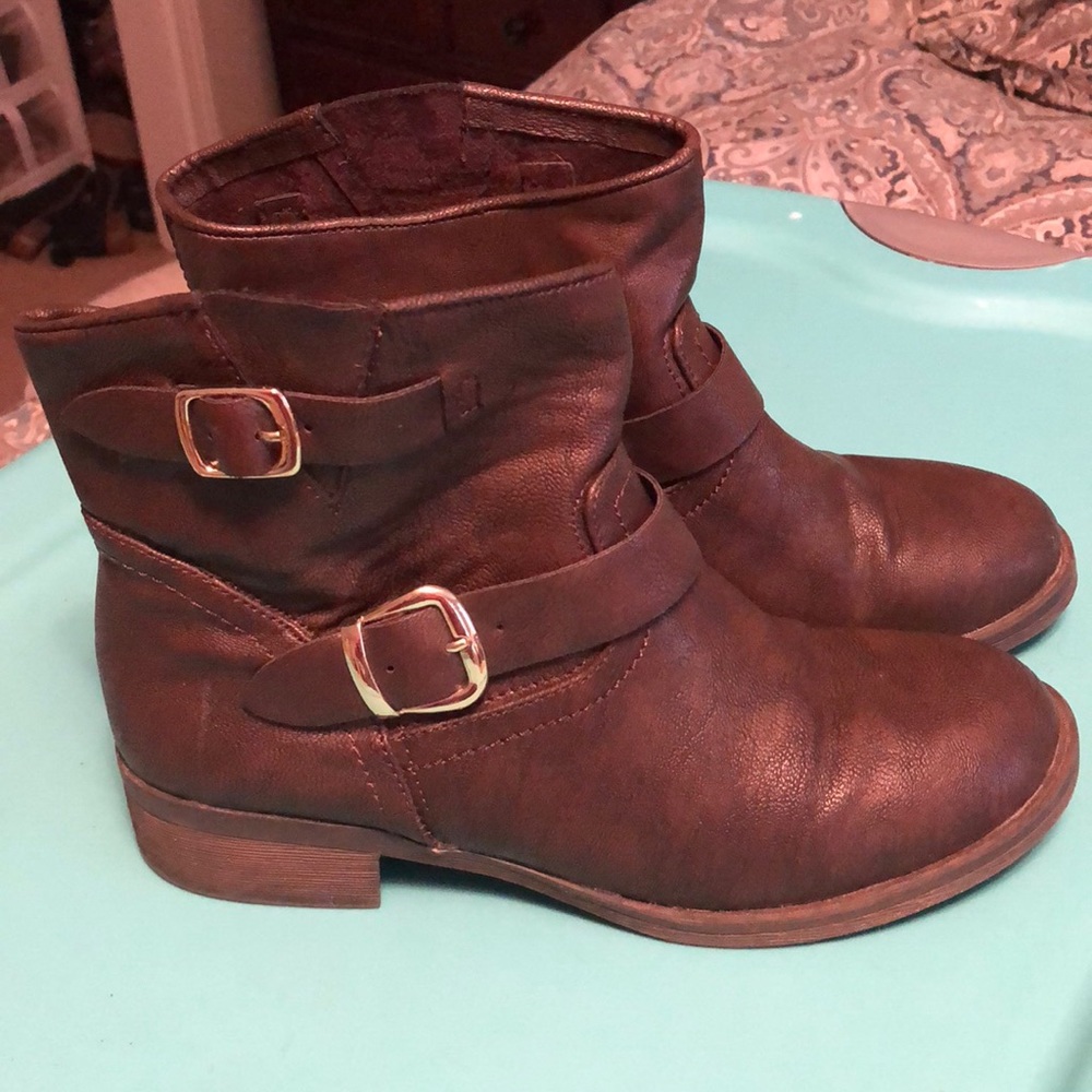 Report brown ankle boots - worn once / size 7.5